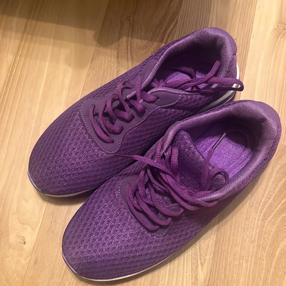 No brand purple sneaker Sport Comfort Women's 8M Athletic Shoes